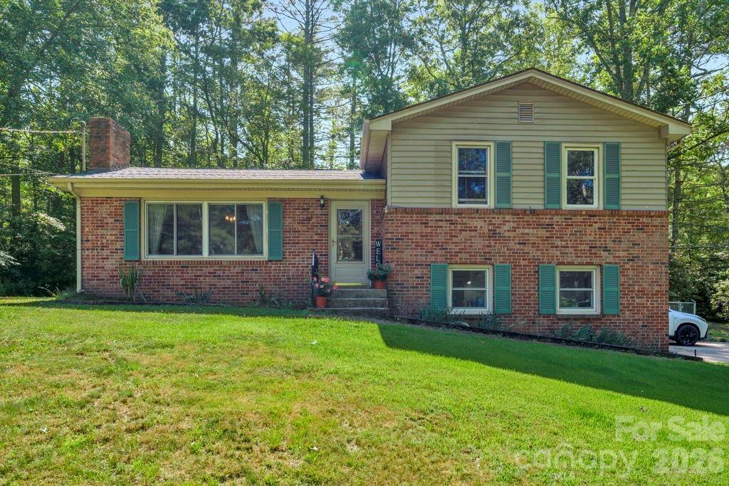 1199 Deer Park Lake Rd., Spruce Pine, NC 28777