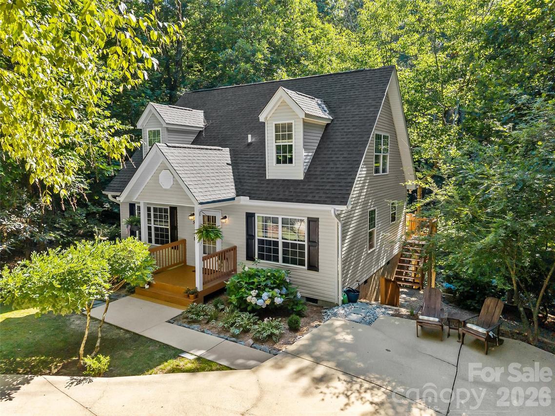 53 Honeysuckle Ridge Rd., Pisgah Forest, NC 28768