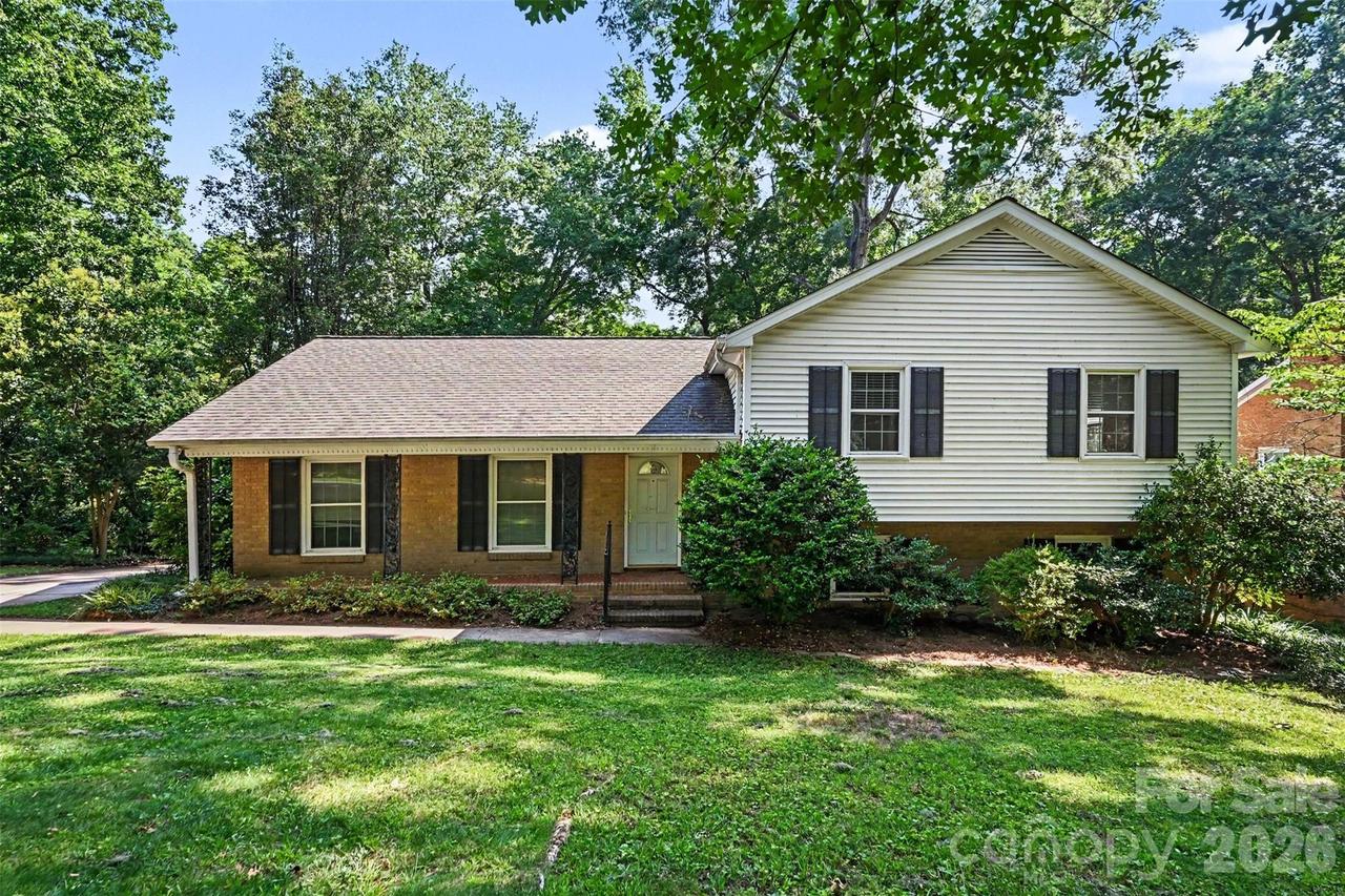 6207 Honegger Dr., Charlotte, NC 28211