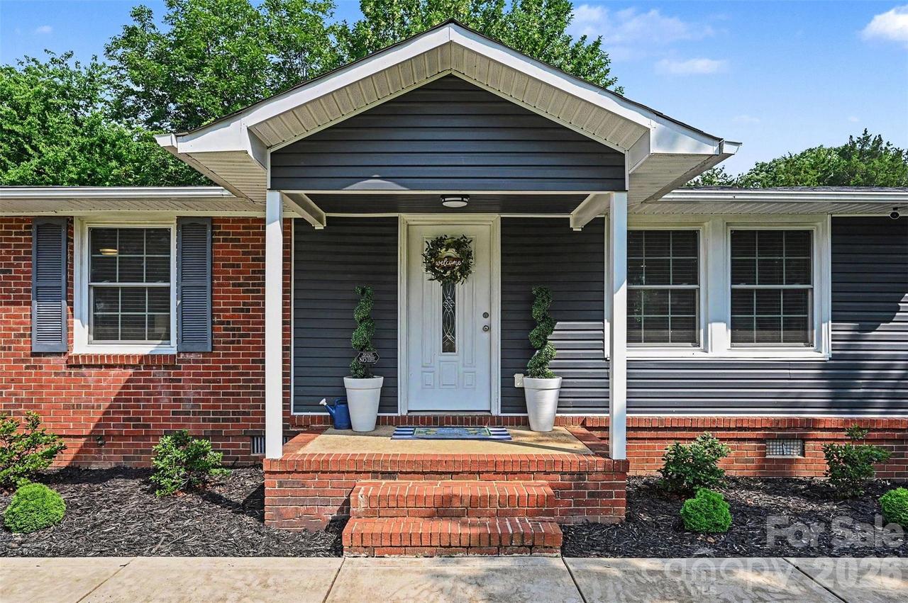 561 Primrose Ln., Concord, NC 28027