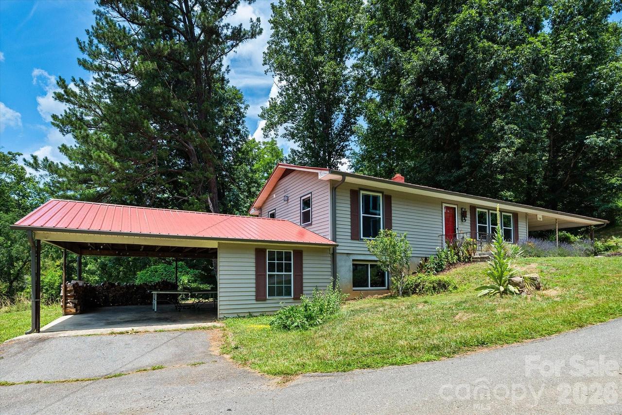 79 Laurel Cove Rd., Candler, NC 28715