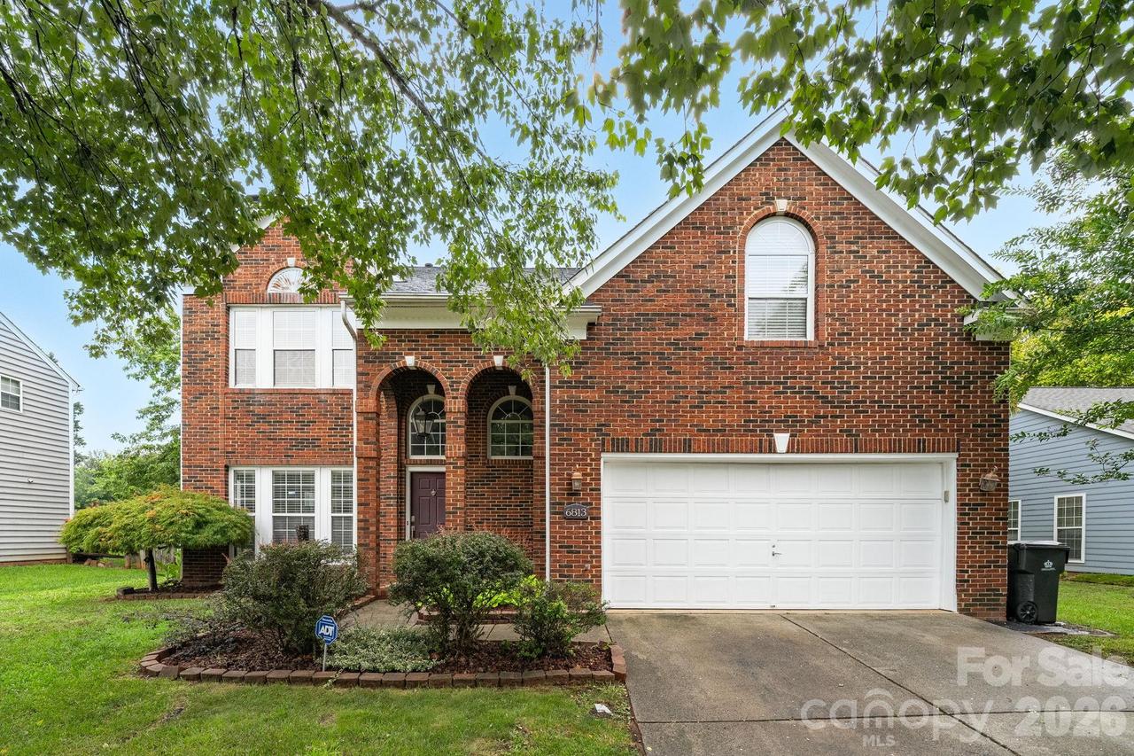 6813 Neuhoff Ln., Charlotte, NC 28269