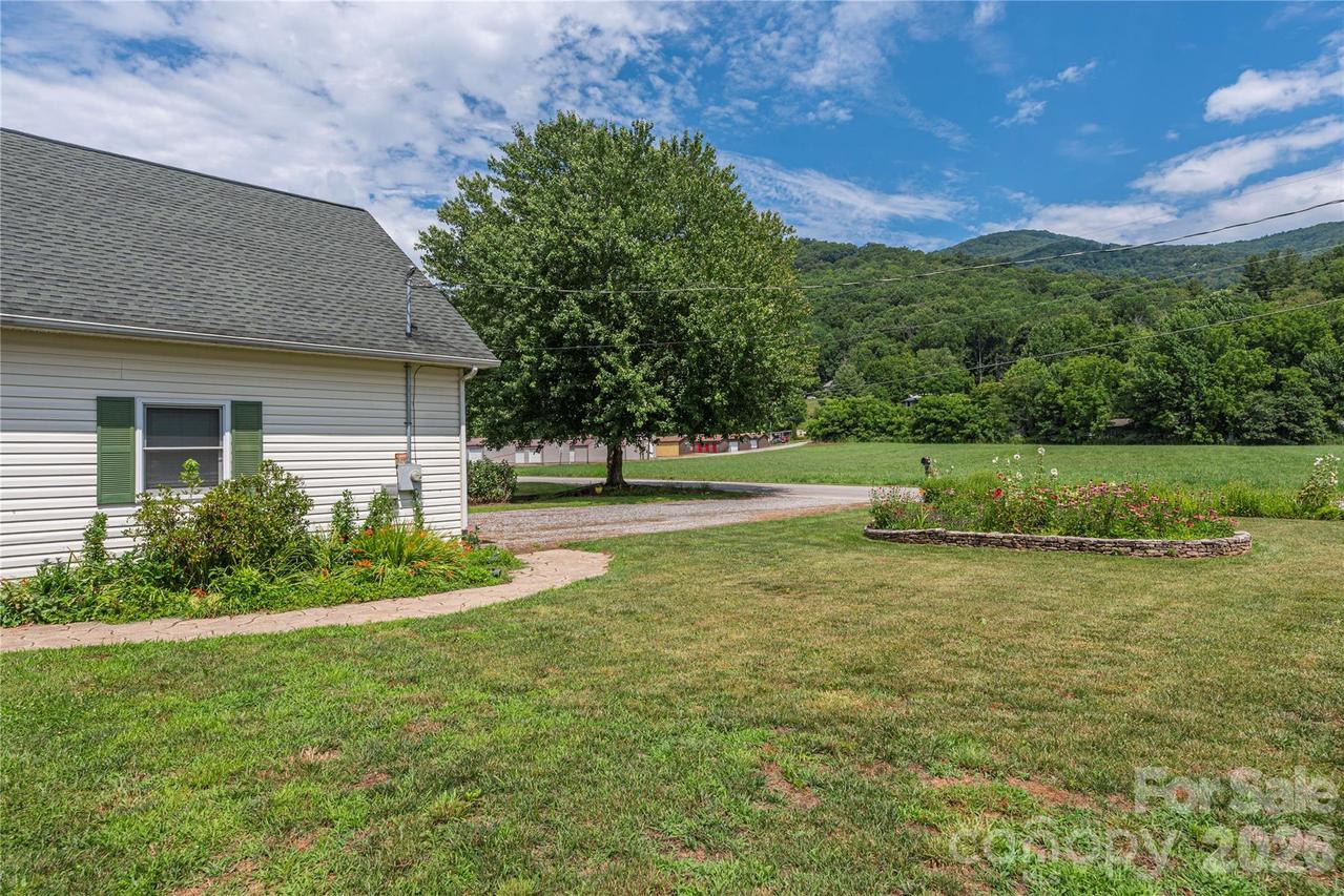 1075 Moody Farm Rd., Maggie Valley, NC 28751