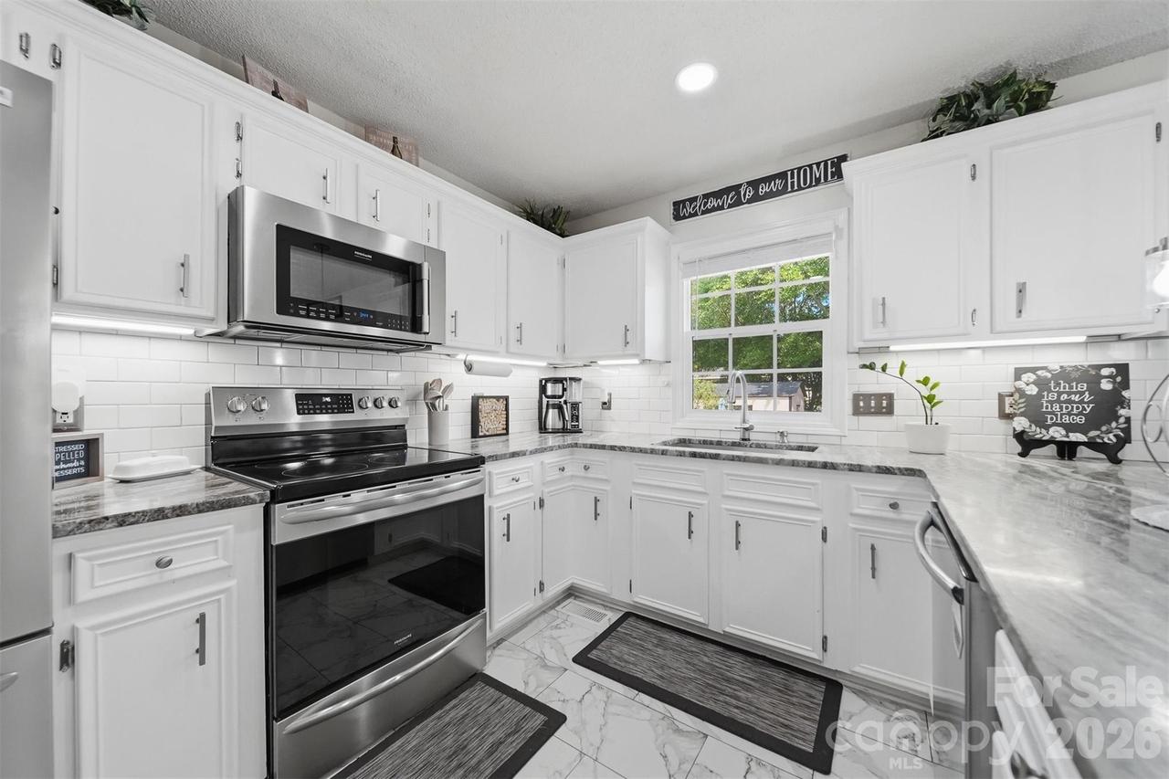927 Victoria Ave., Kannapolis, NC 28081