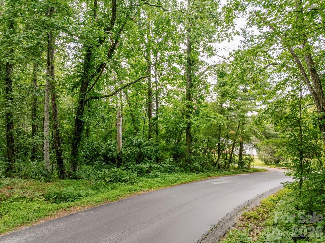 99999 Reynolds School Rd., Asheville, NC 28806
