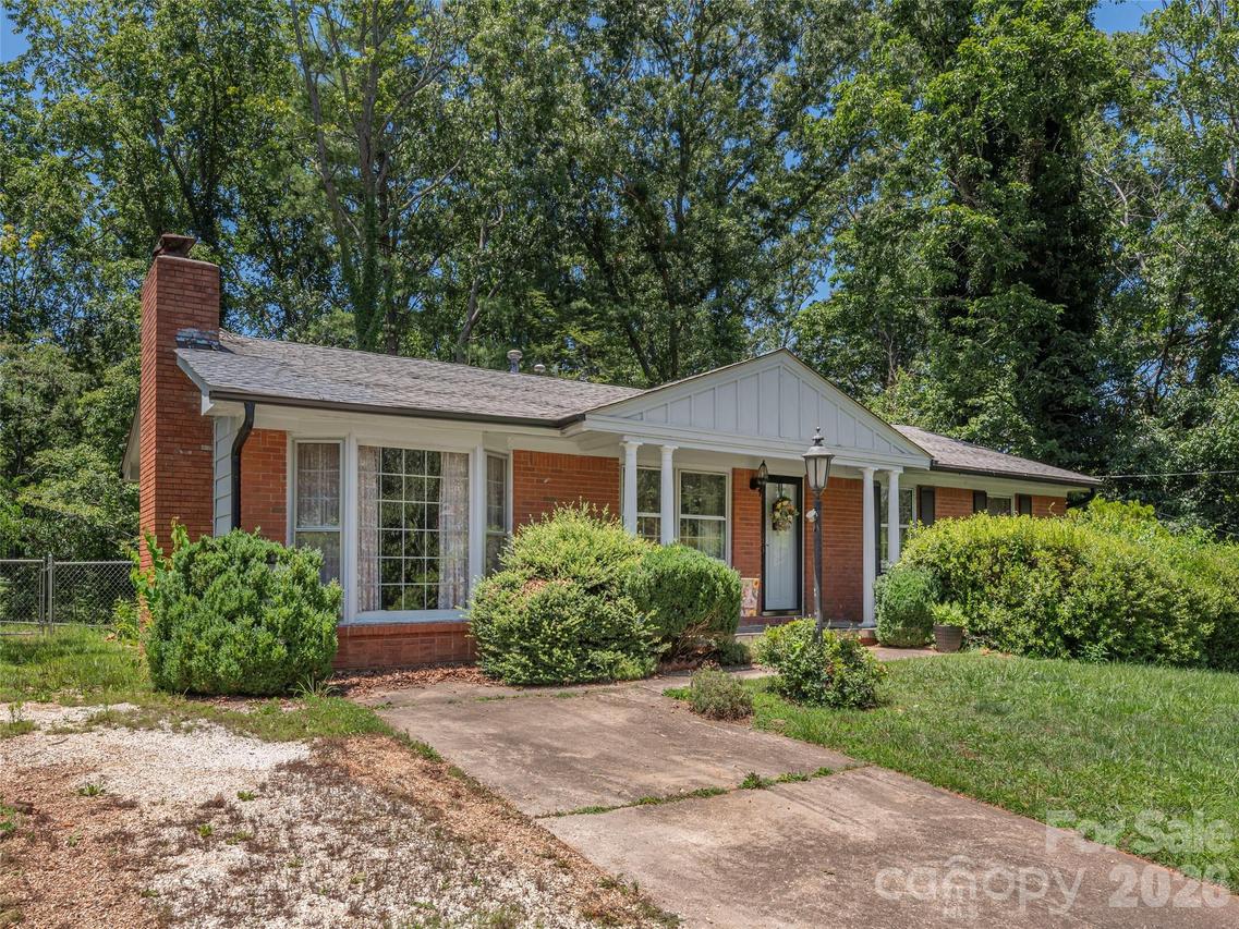 25 Laurel Park Dr., Arden, NC 28704
