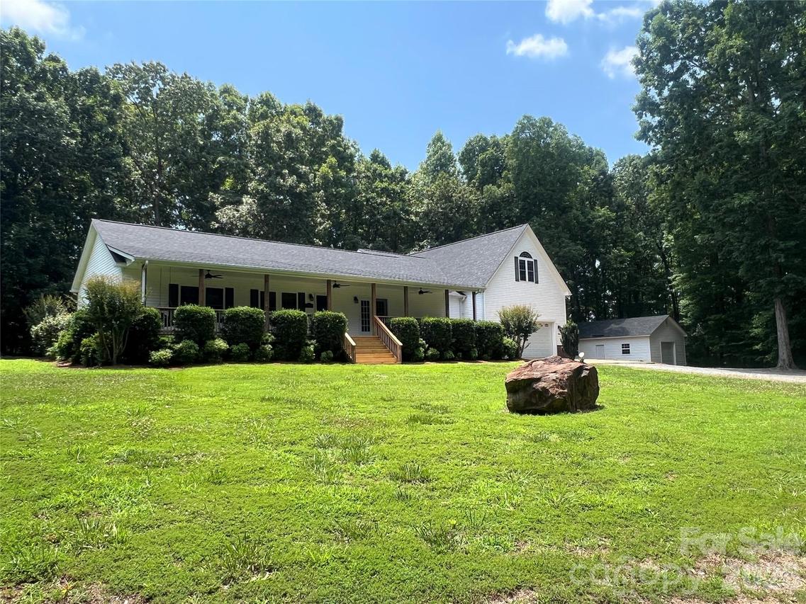 245 Jermane Rd., New London, NC 28127