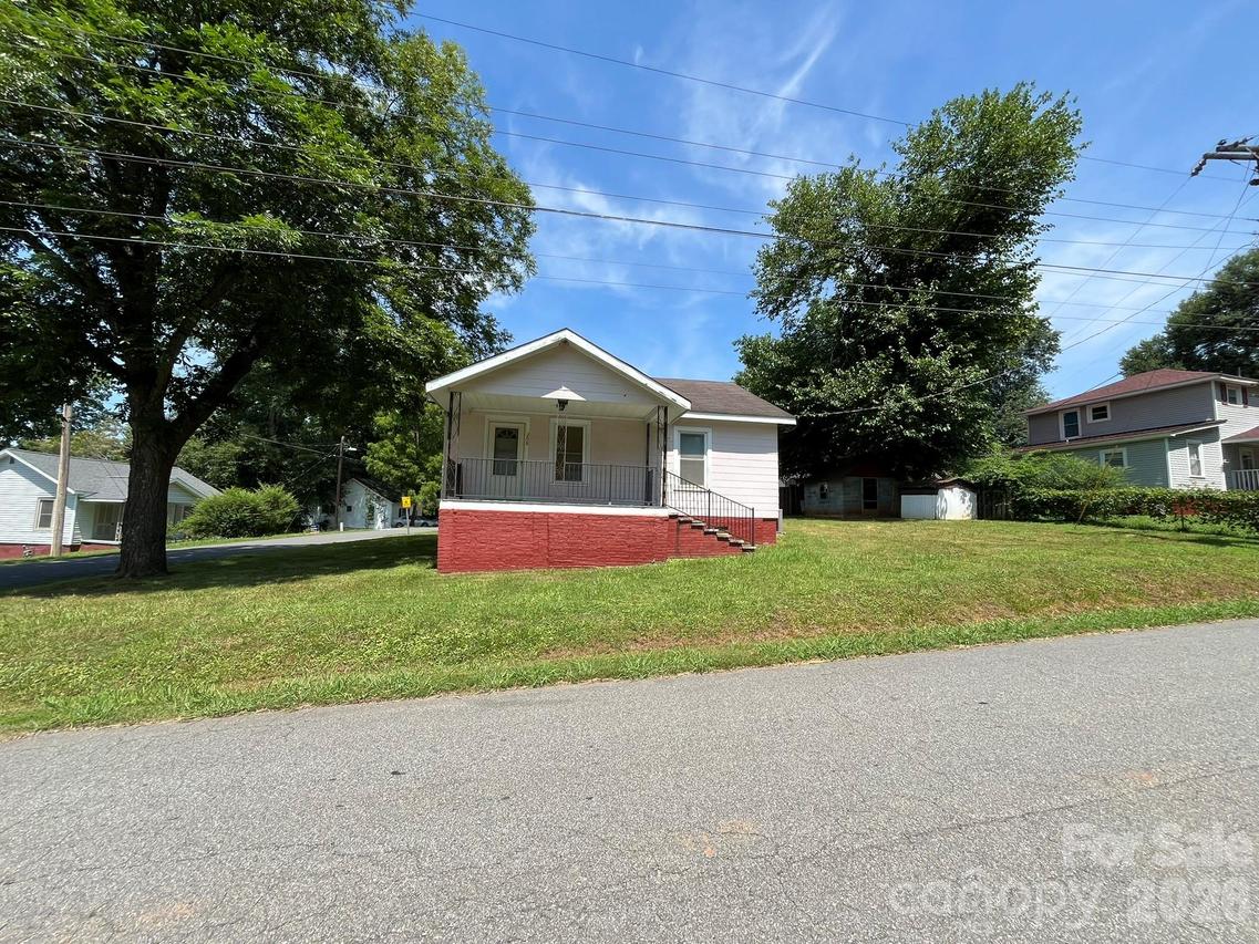 208 Bell St., Mount Holly, NC 28120