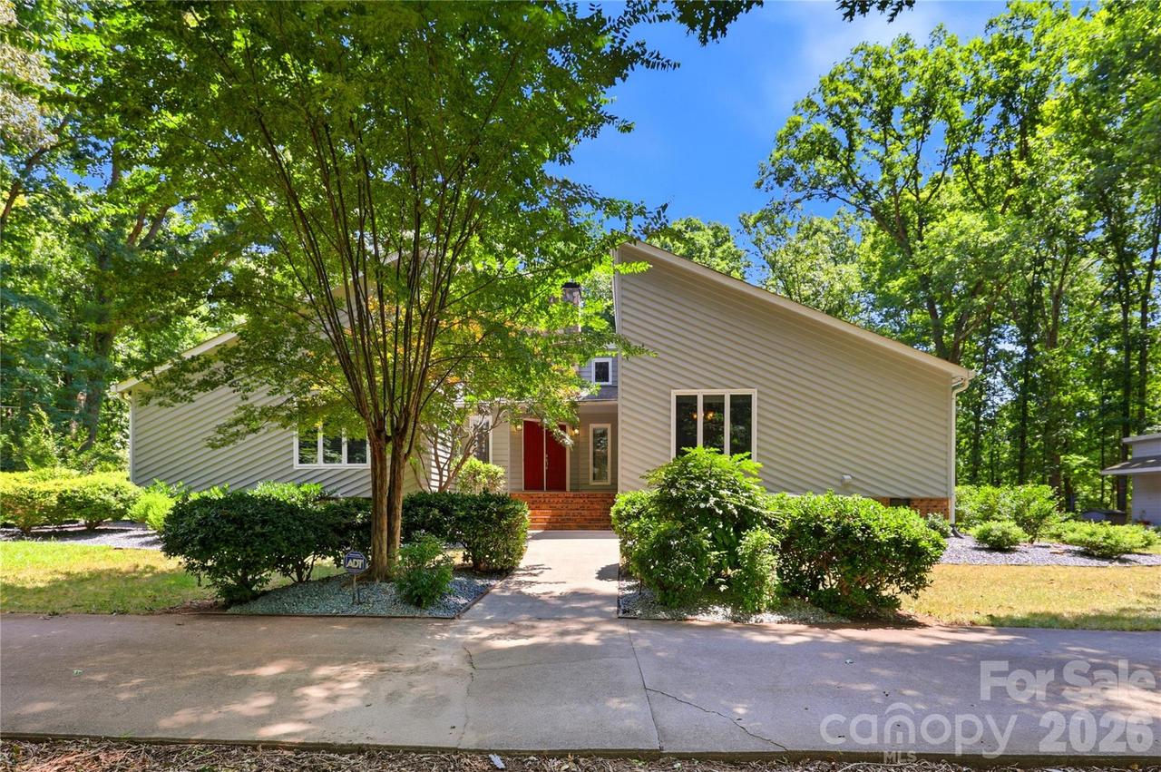 229 Cari Ln., Matthews, NC 28104