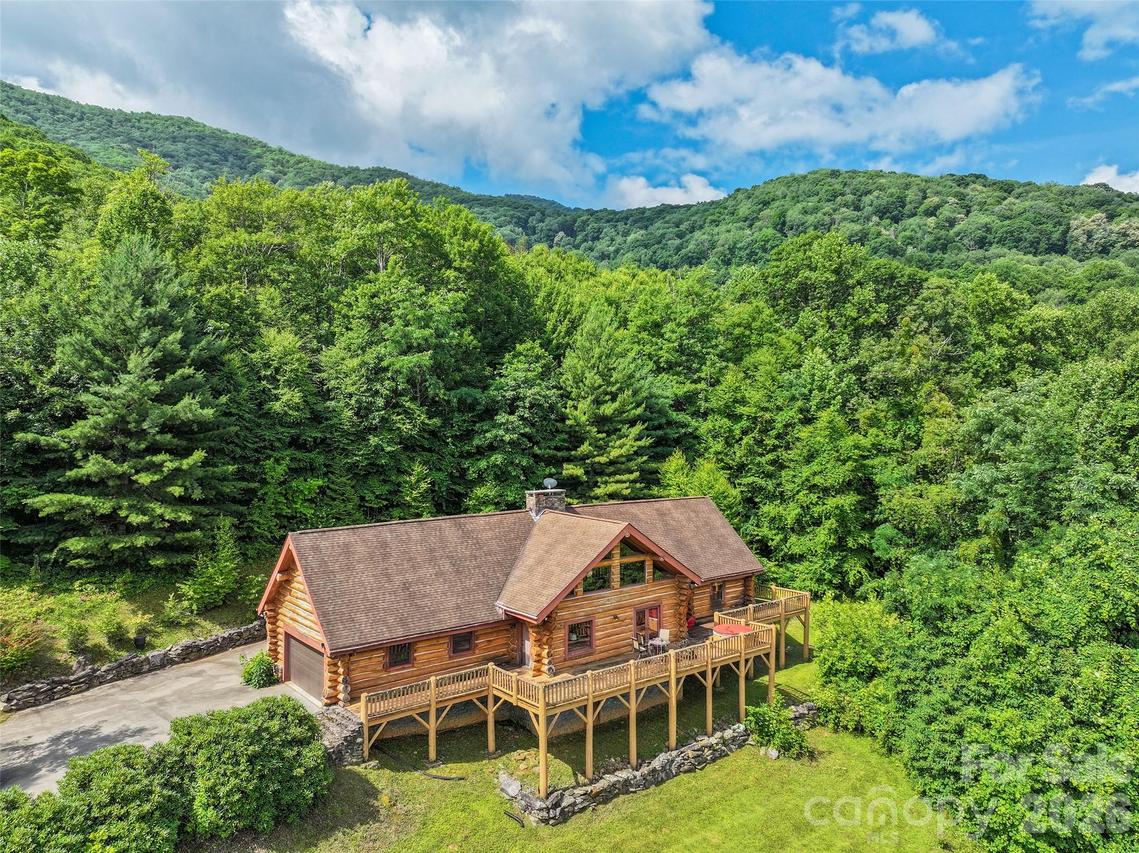 220 Mica Mine Rd., Waynesville, NC 28786