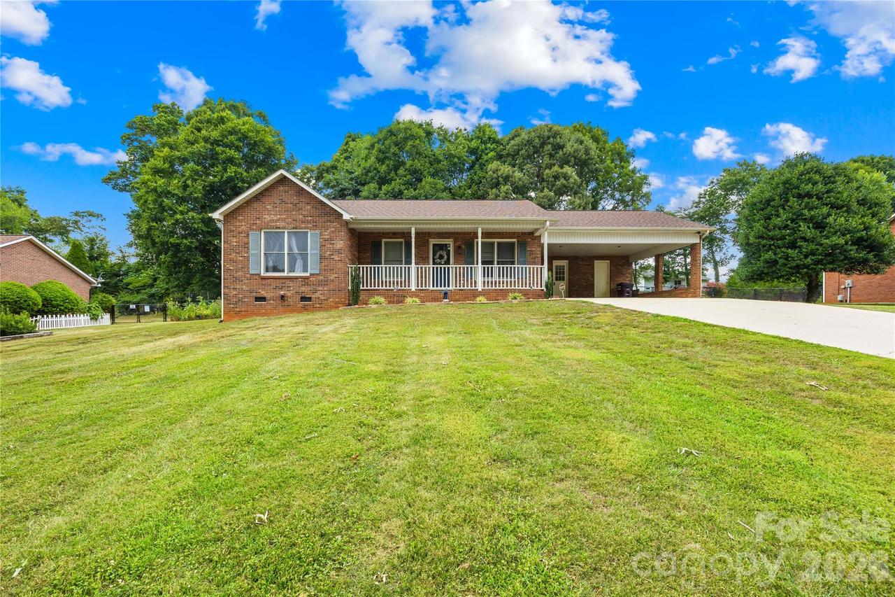 156 Doe Trail Ln., Statesville, NC 28625