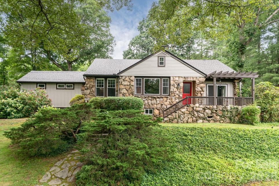 25 Mineral Springs Rd., Asheville, NC 28805