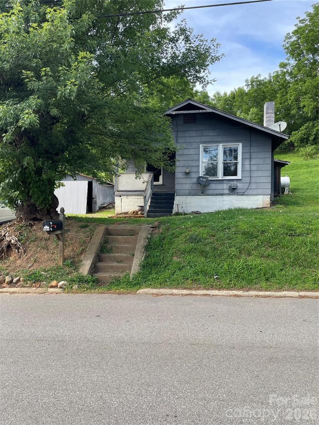 33 Holtzclaw St., Canton, NC 28716