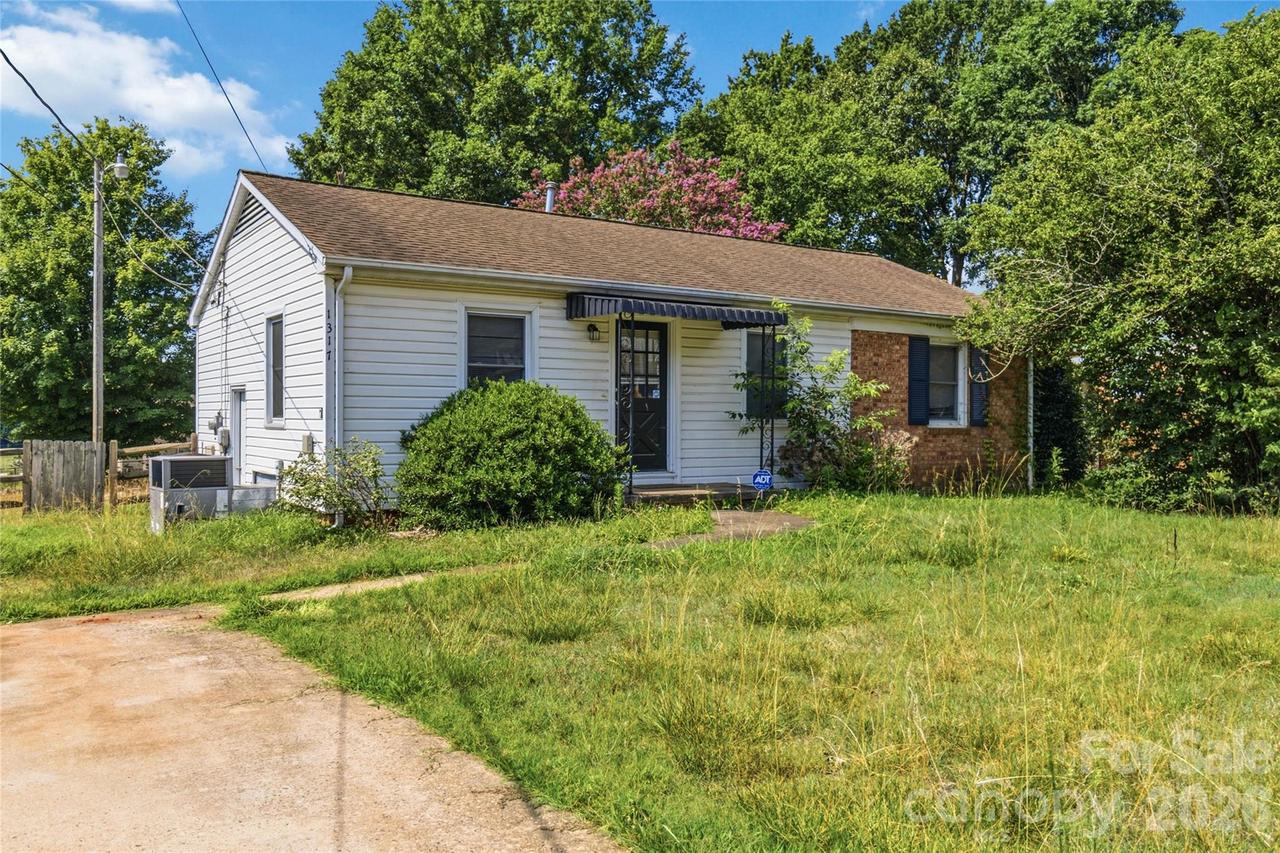 1317 Reid St., Statesville, NC 28677