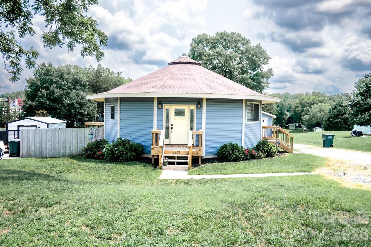1807 Warren Ave., Gastonia, NC 28054