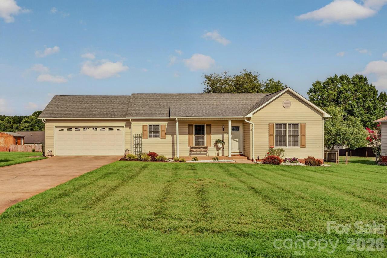 1425 Farmington Hills Dr., Conover, NC 28613