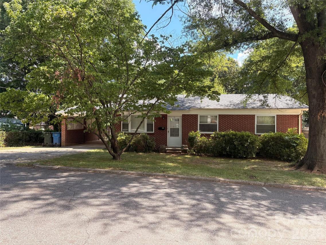 725 5th Ave., Hickory, NC 28602