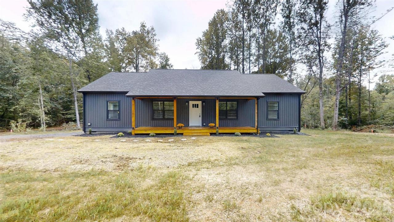 101 Riverhills Ln., Morganton, NC 28655