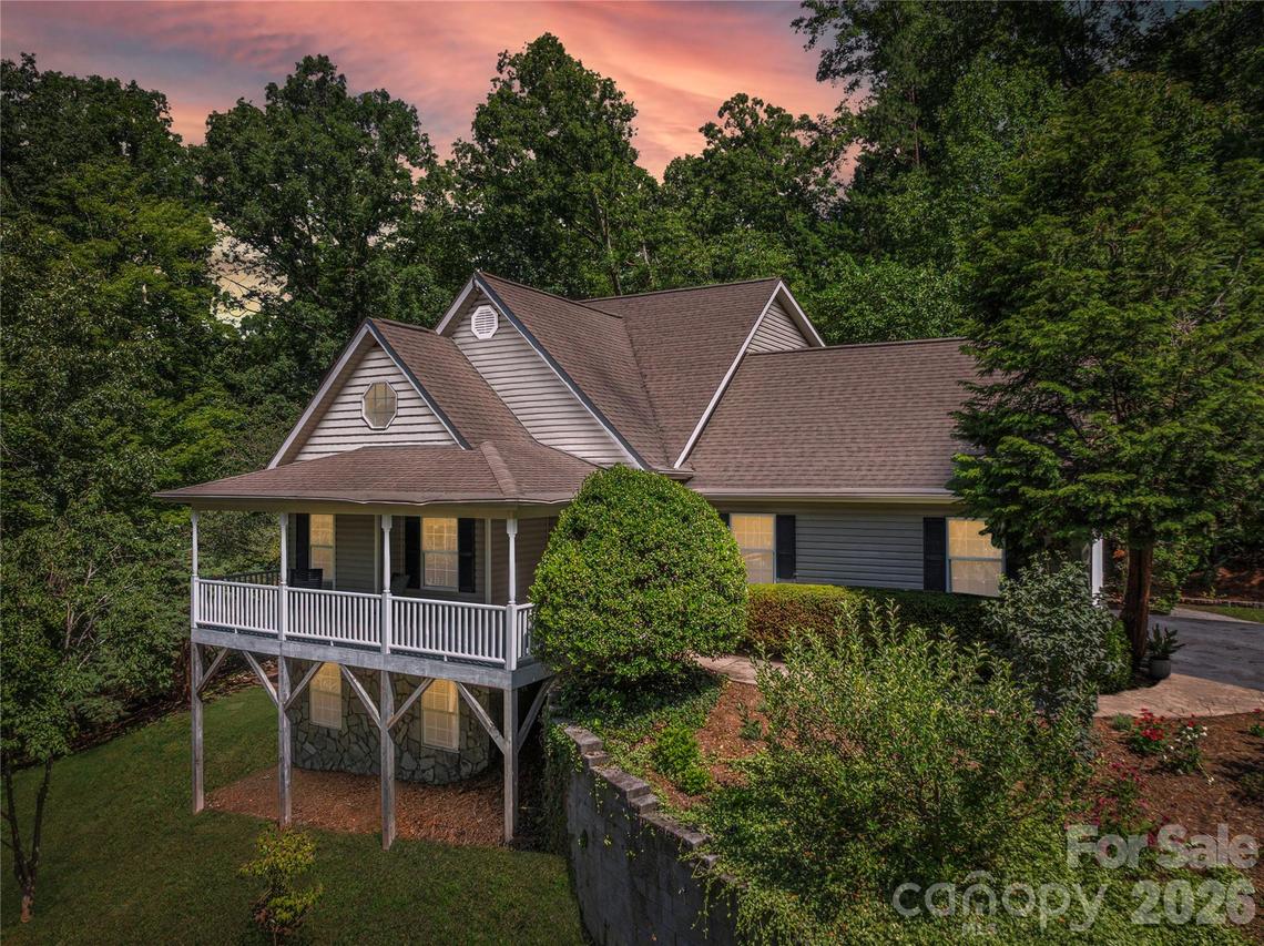602 Hidden Springs Dr., Asheville, NC 28804