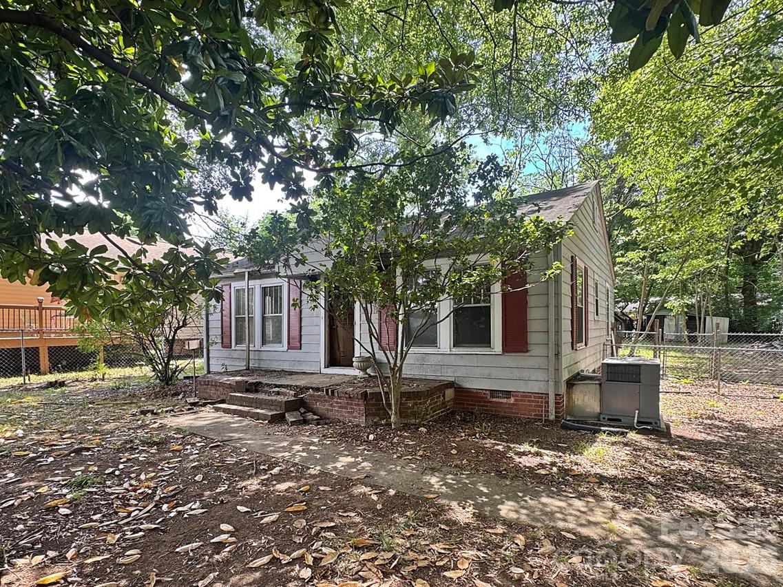 2806 Royal Ave., Kannapolis, NC 28083