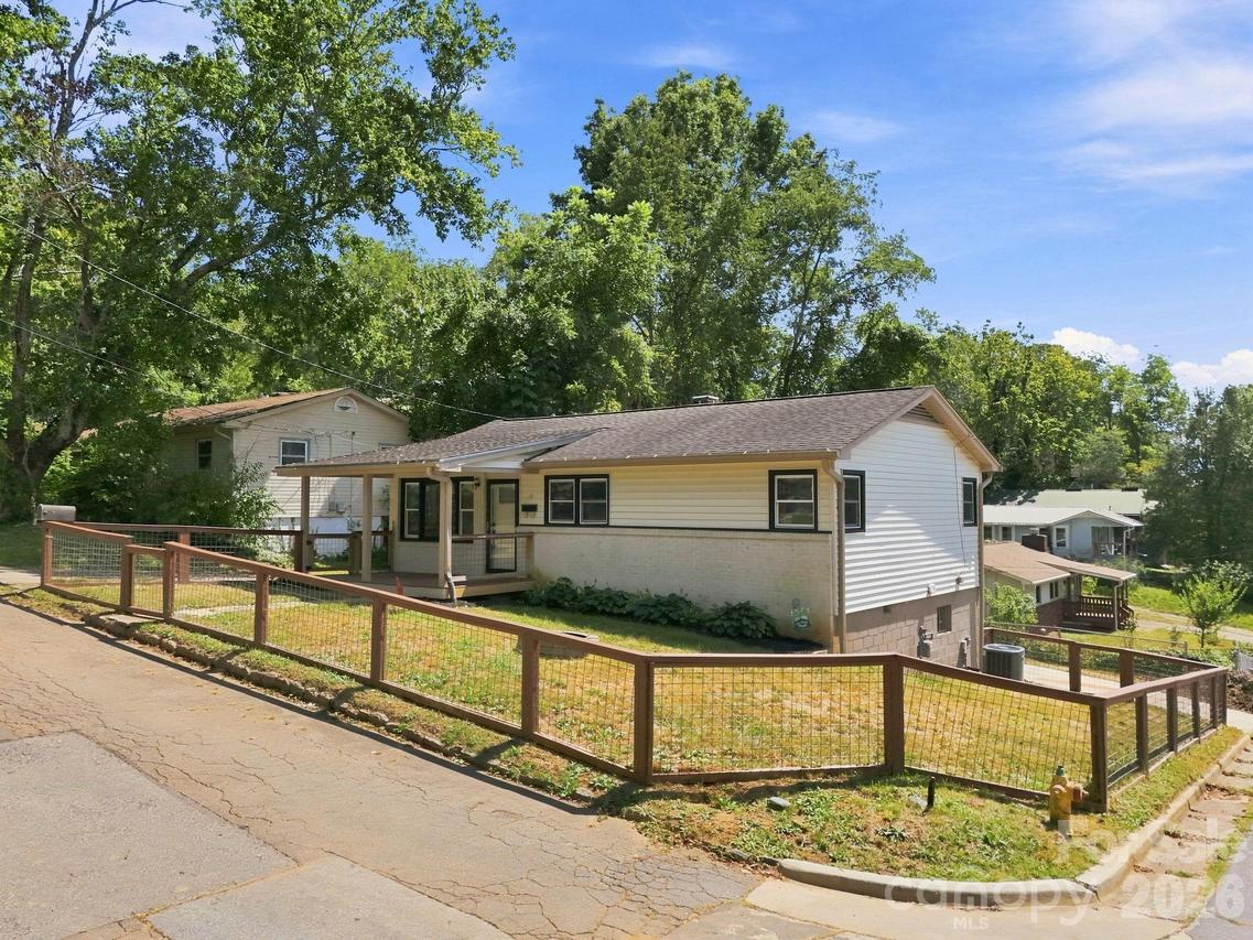 14 E Indiana Ave., Asheville, NC 28806
