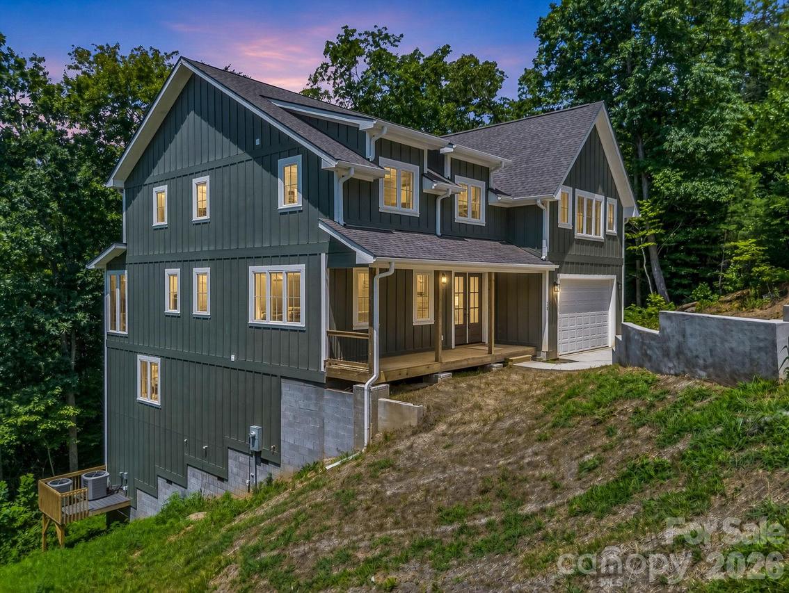 50 Stone Crest Mountain Dr., Black Mountain, NC 28711