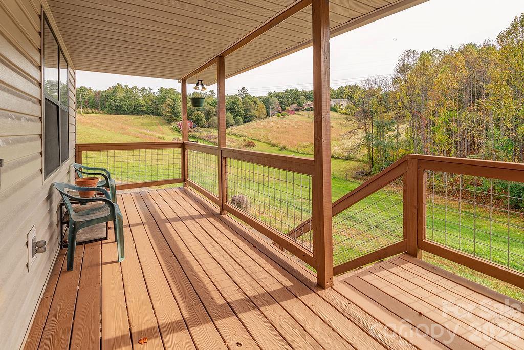 216 Pickens Rd., Weaverville, NC 28787