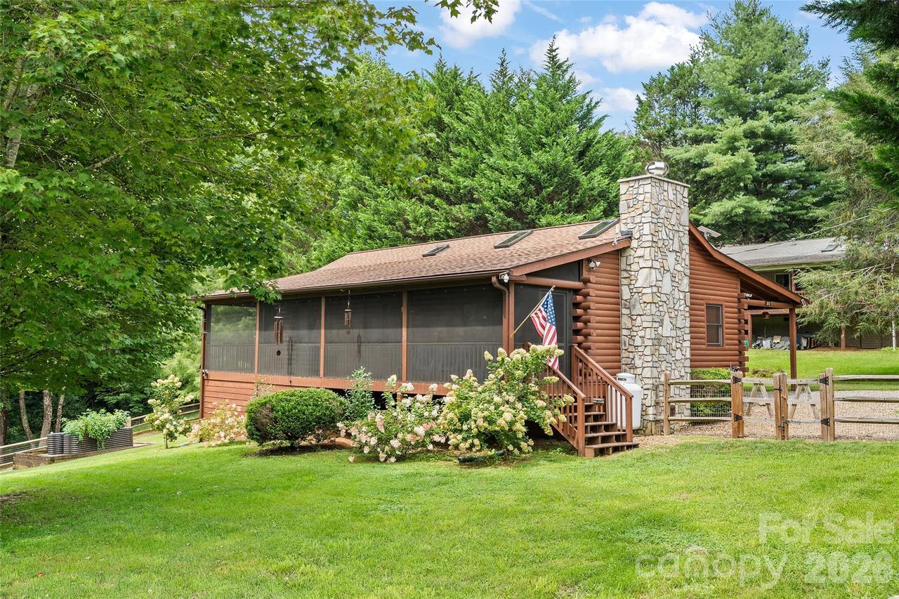 729 Joe Carver Rd., Waynesville, NC 28785