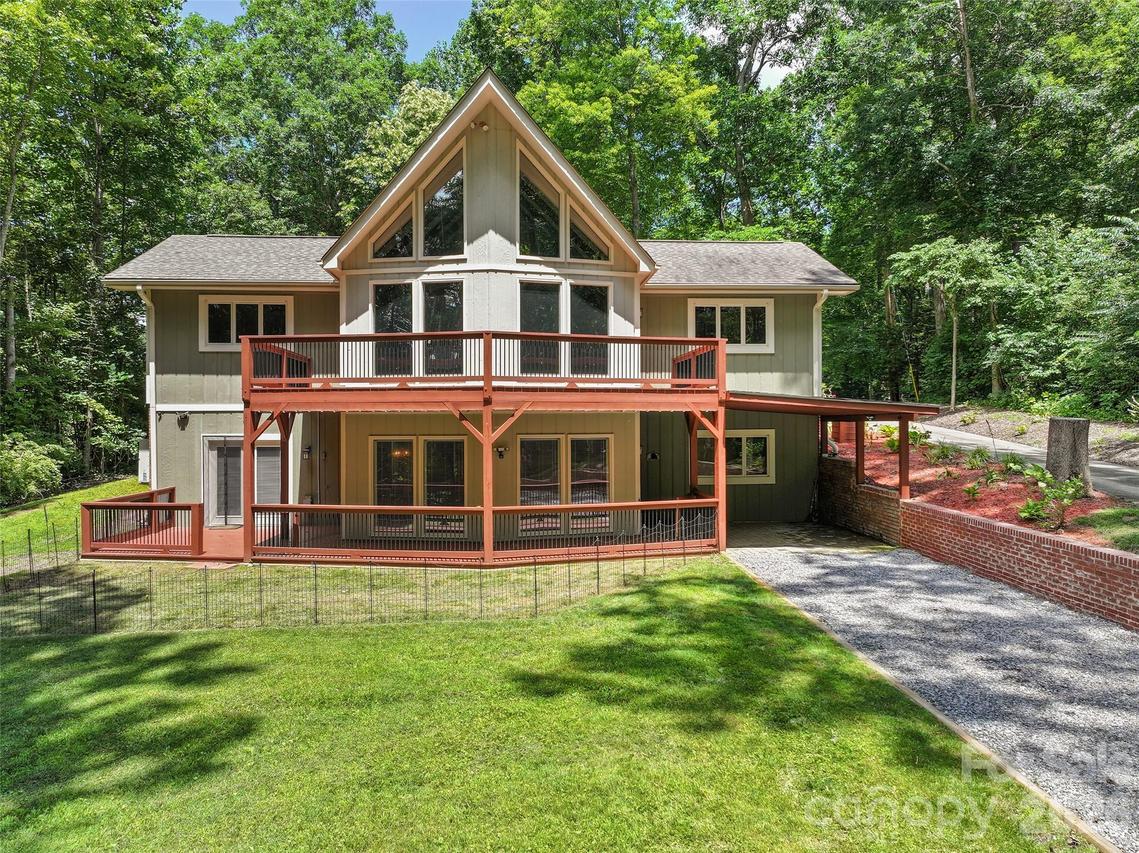 82 Sunburst Dr., Waynesville, NC 28786