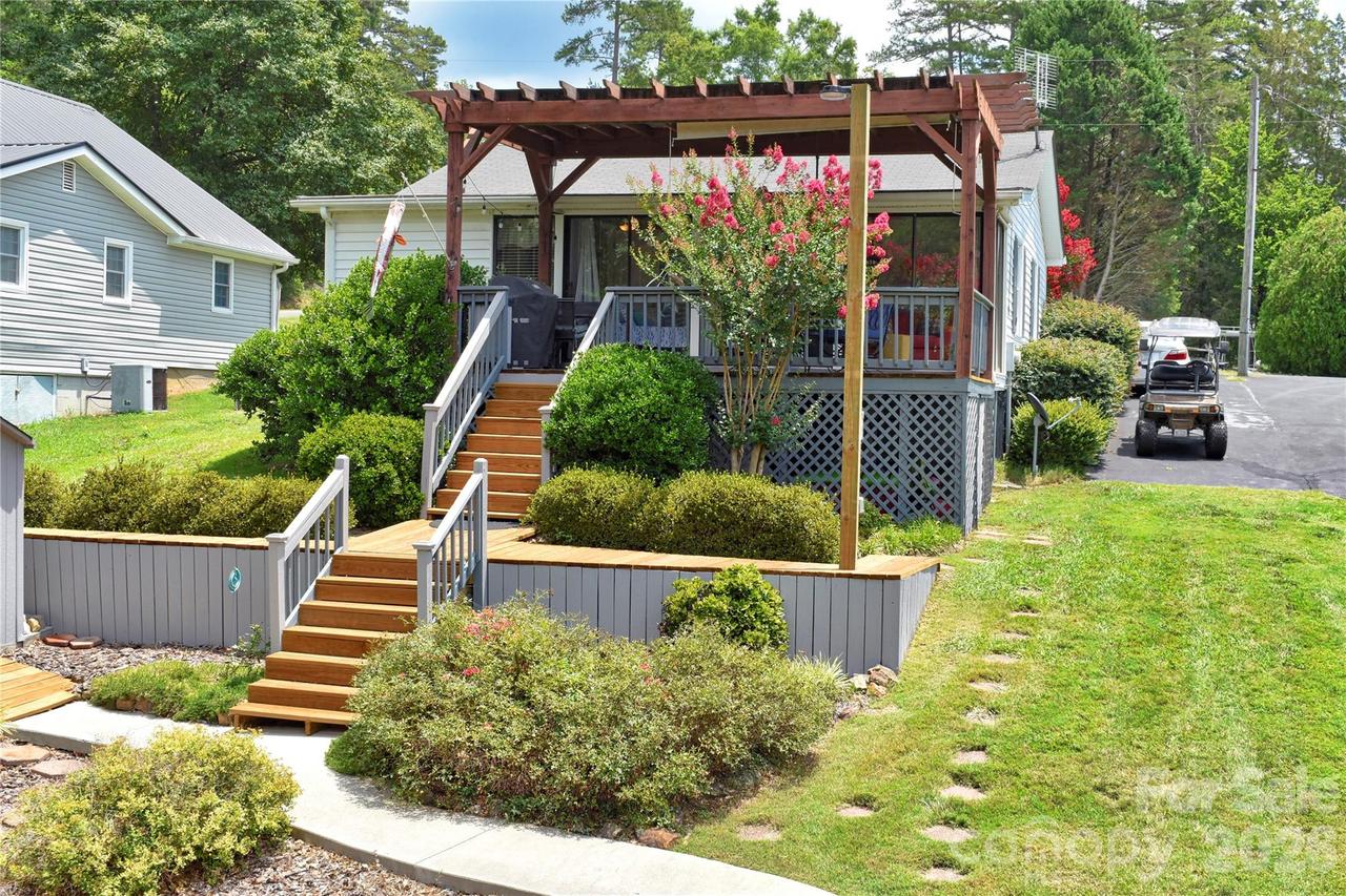 260 Pirates Cove, Badin Lake, NC 28127