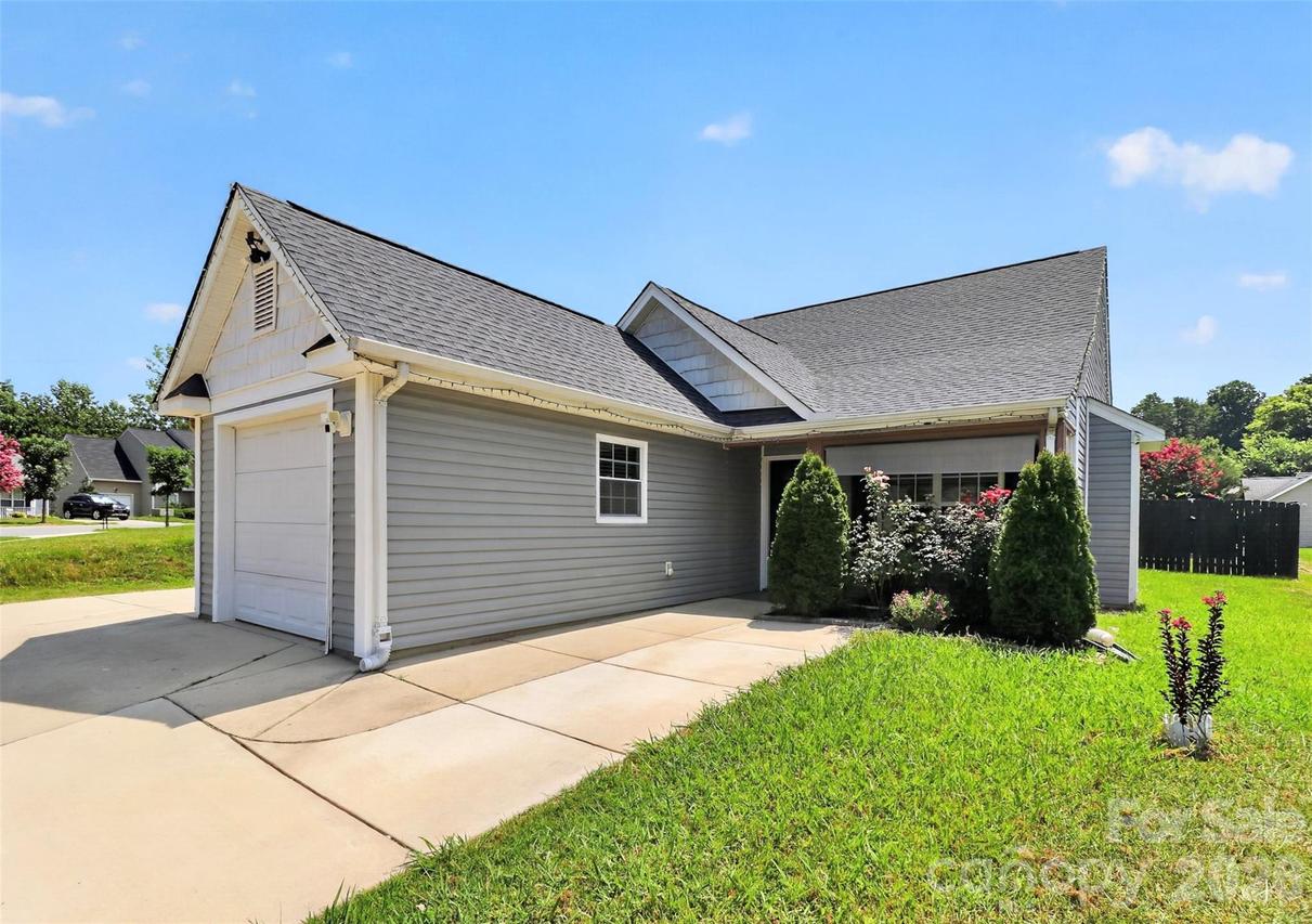 6033 Mary Blair Ln., Charlotte, NC 28214
