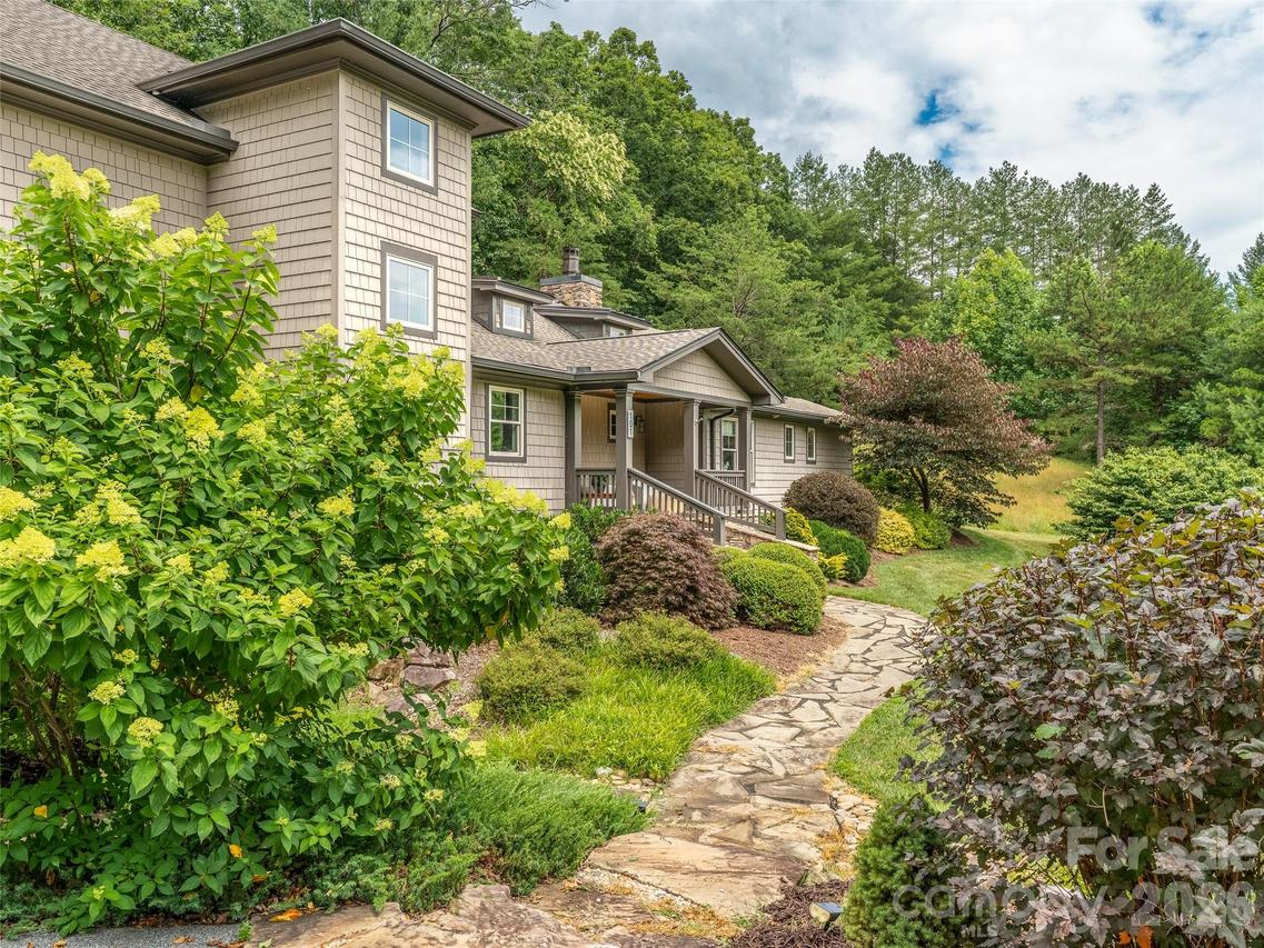 101 Glen Trillium Dr., Fletcher, NC 28732