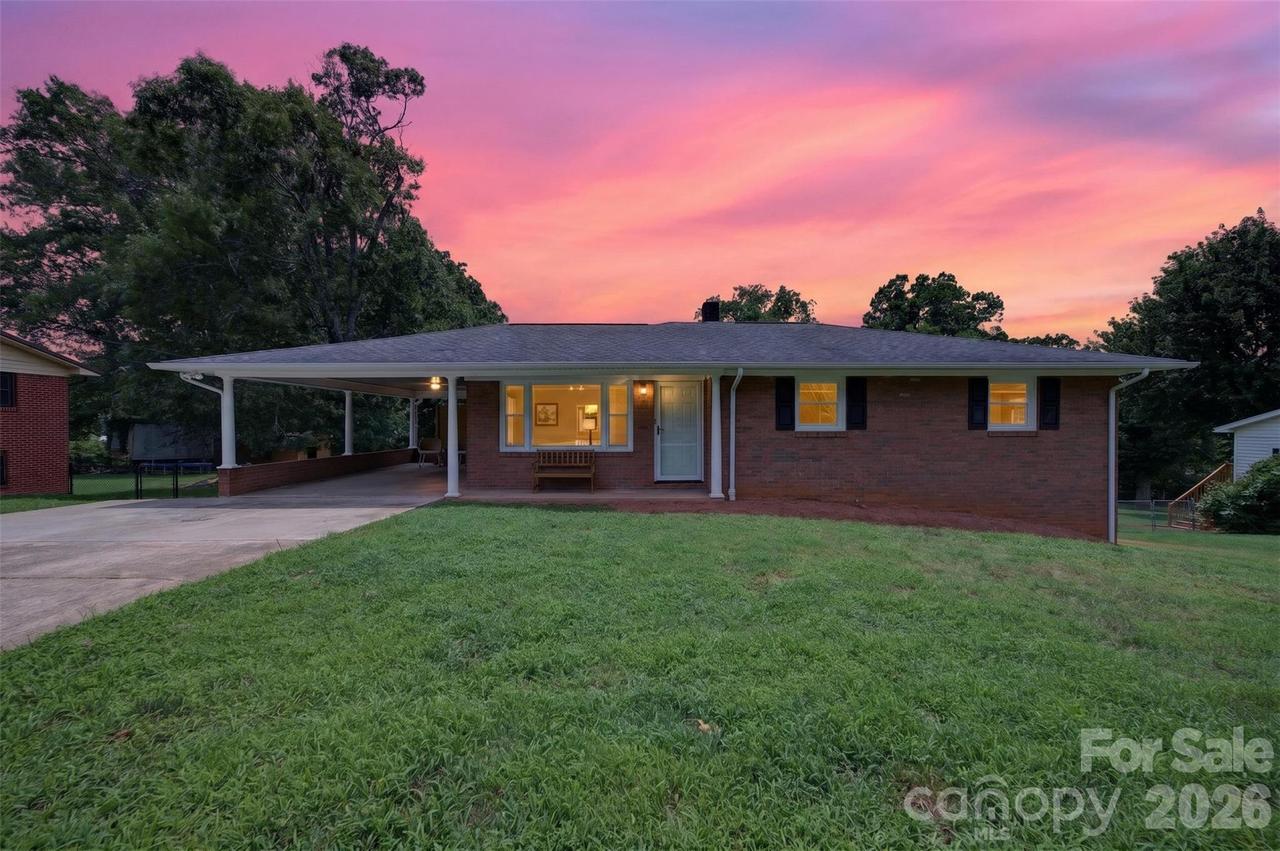 2671 Terrace Dr., Granite Falls, NC 28630