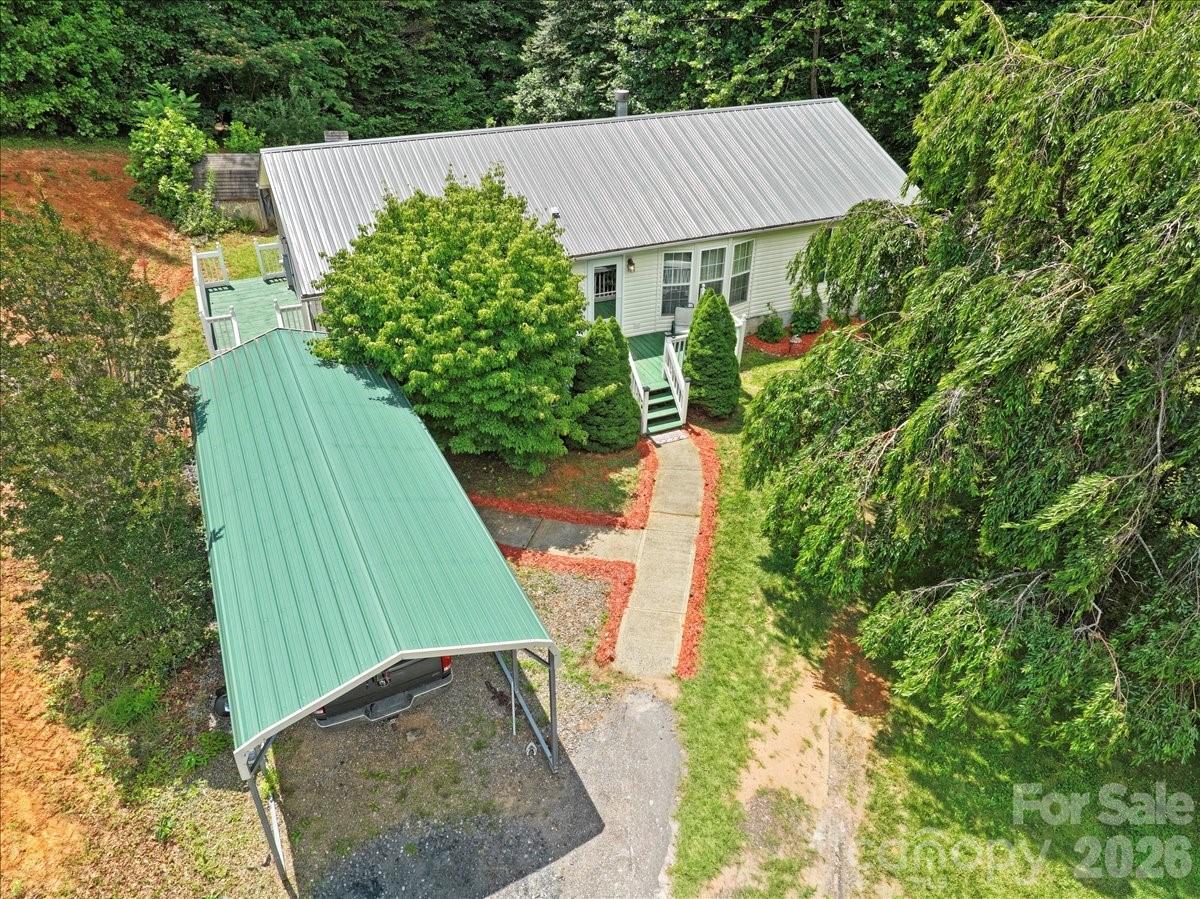 98 Cardinal Ln., Burnsville, NC 28714
