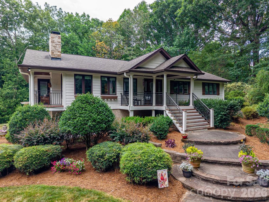 2206 Hillside Dr., Dallas, NC 28034