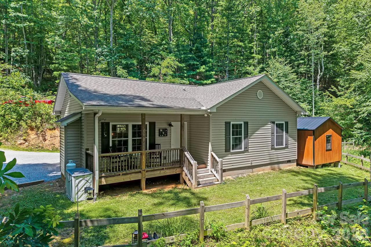 62 Robin Ln., Waynesville, NC 28786