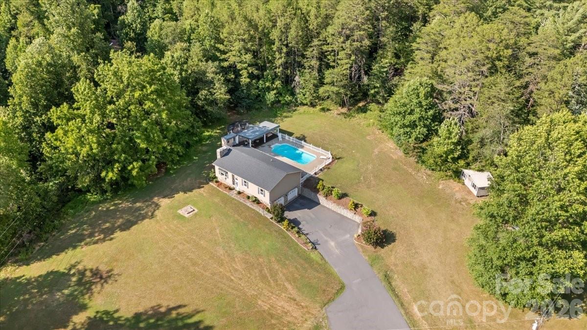 4690 Celia Creek Rd., Lenoir, NC 28645