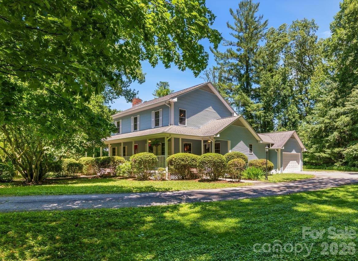 1064 Maplewood Ct., Hendersonville, NC 28791