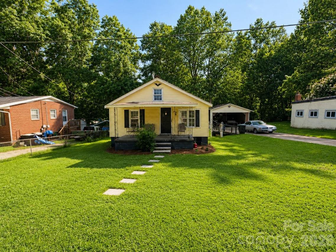 312 S Miller Ave., Statesville, NC 28677