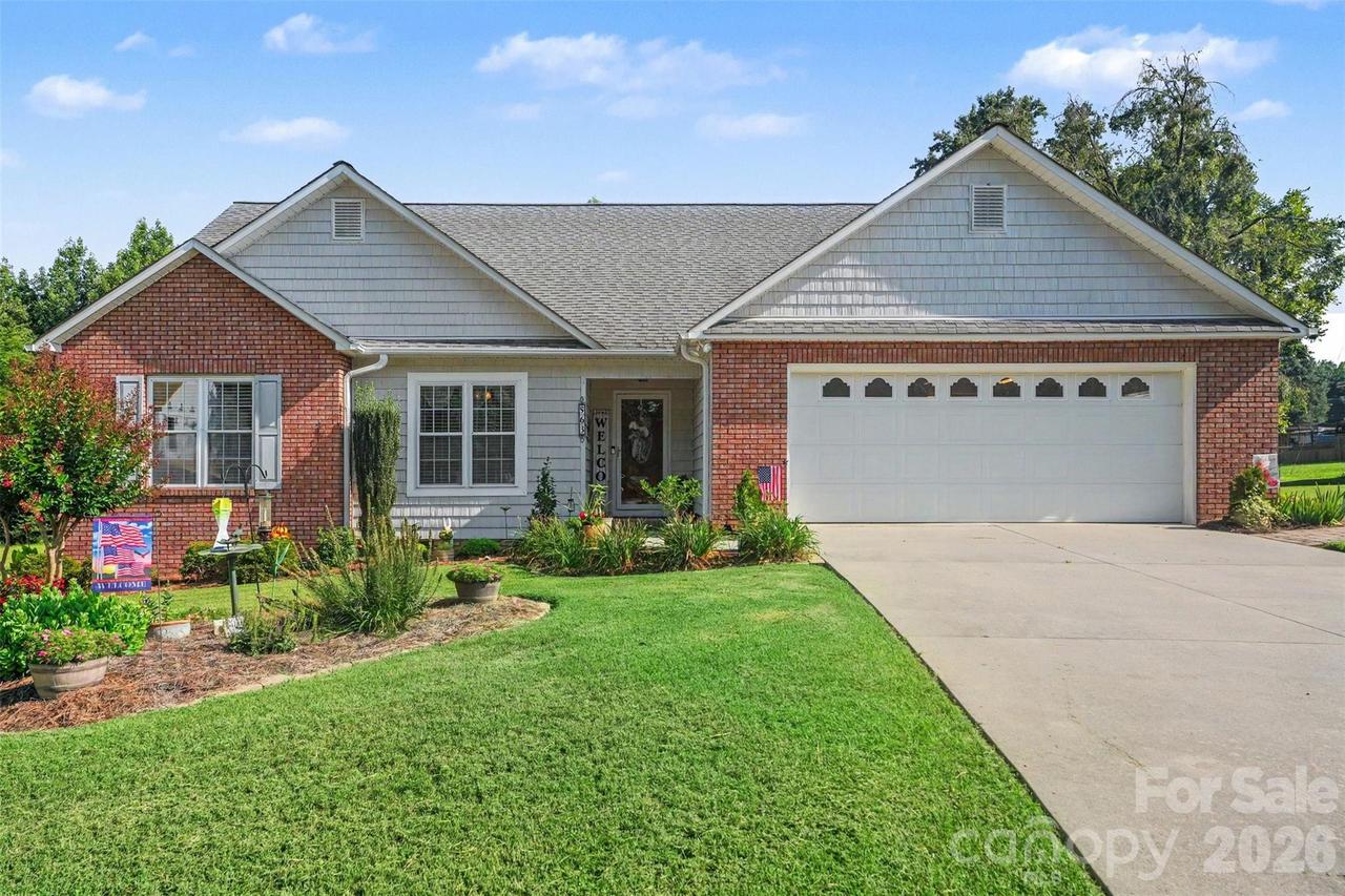 563 Marigold Dr., Kannapolis, NC 28083