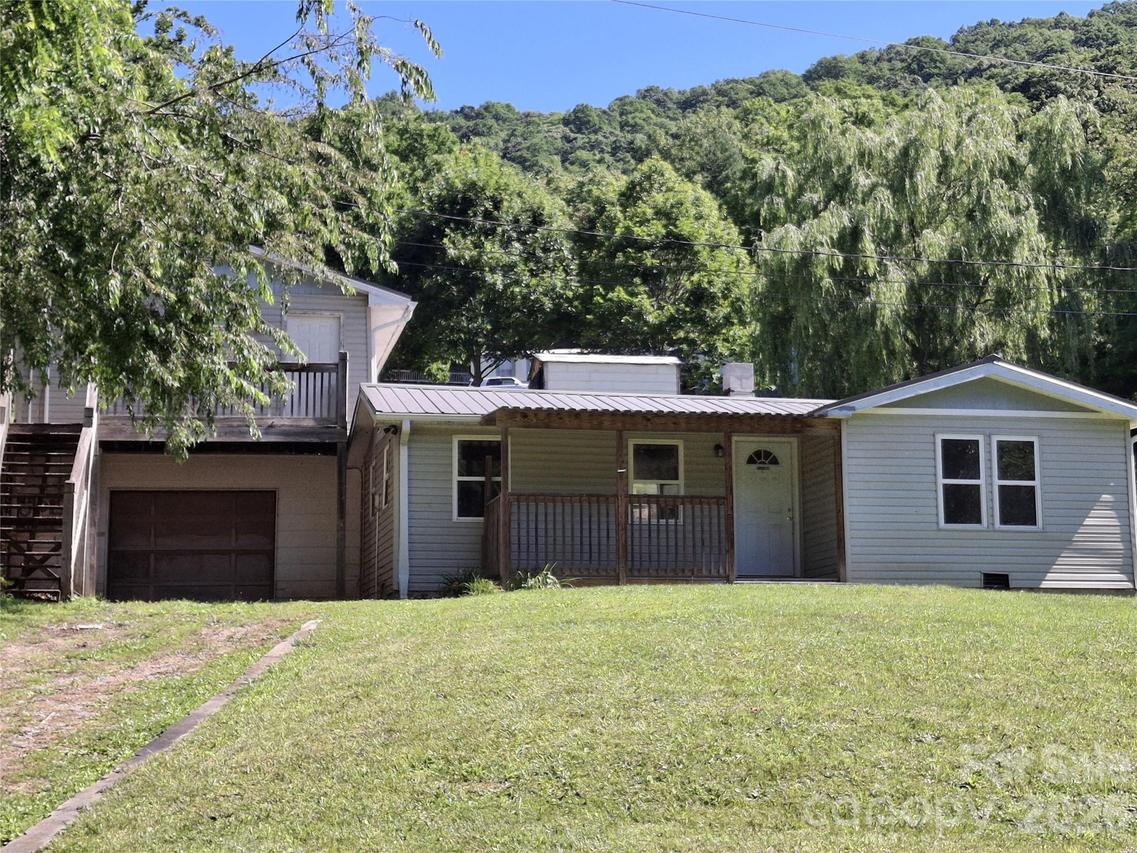 2795 Old Henson Cove Rd., Canton, NC 28716