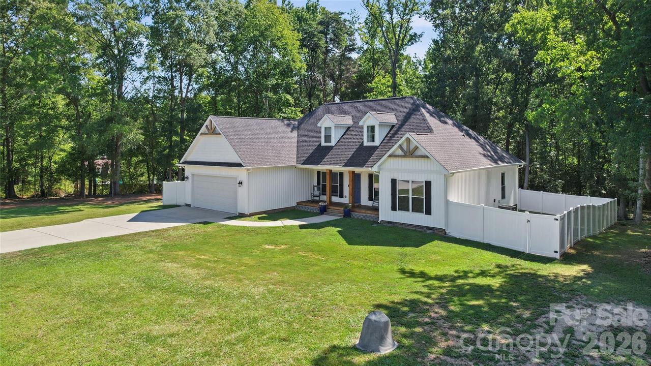 3002 Brooks Mill Ln., Wingate, NC 28174