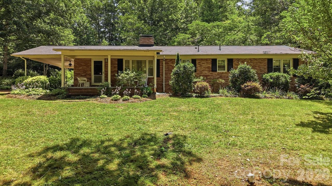 129 Old River Rd., Marion, NC 28752