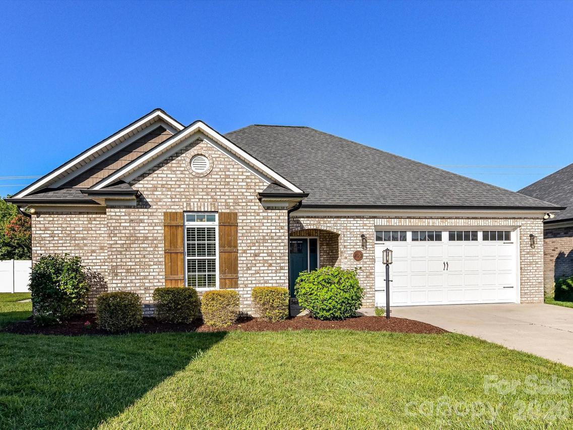423 Ellicott Ln., Locust, NC 28097