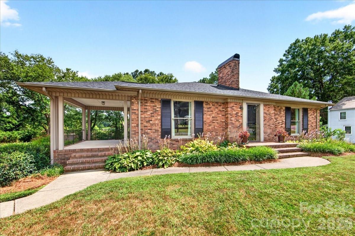 104 2nd Ave., Catawba, NC 28609