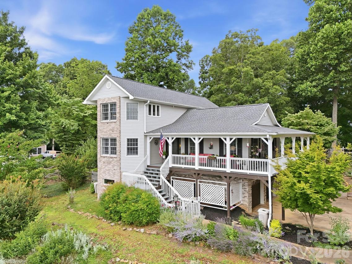 241 Alta Vista Dr., Candler, NC 28715