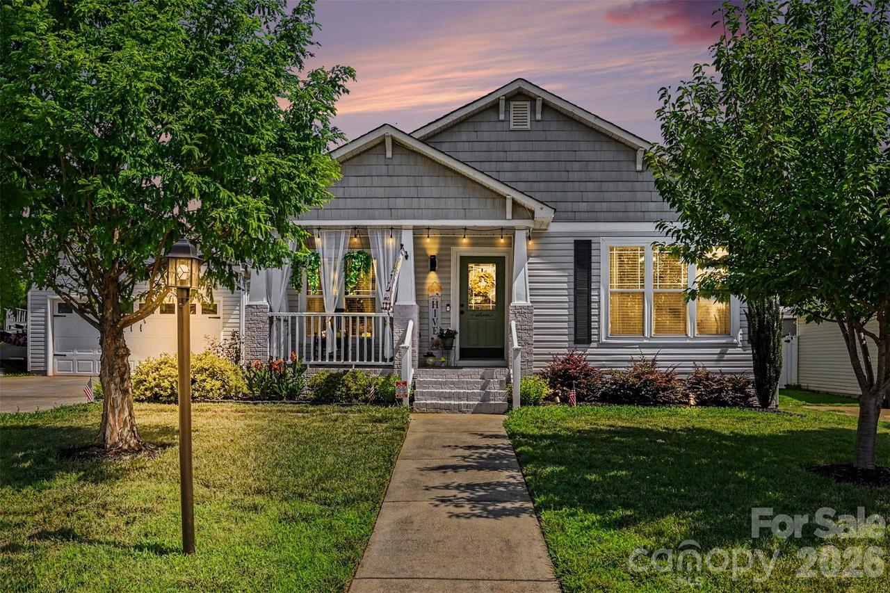 124 Tarrington Dr., Statesville, NC 28625