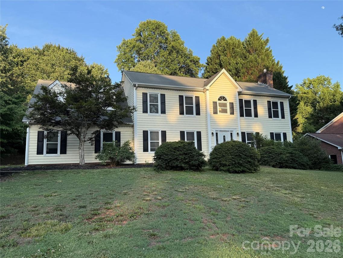2960 8th Street Ct., Hickory, NC 28601