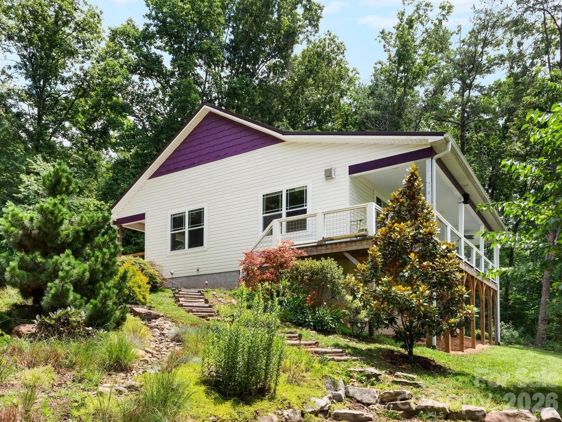 333 Herron Point Ln., Weaverville, NC 28787