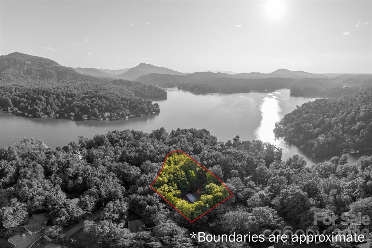 174 Laurel Ln., Lake Lure, NC 28746